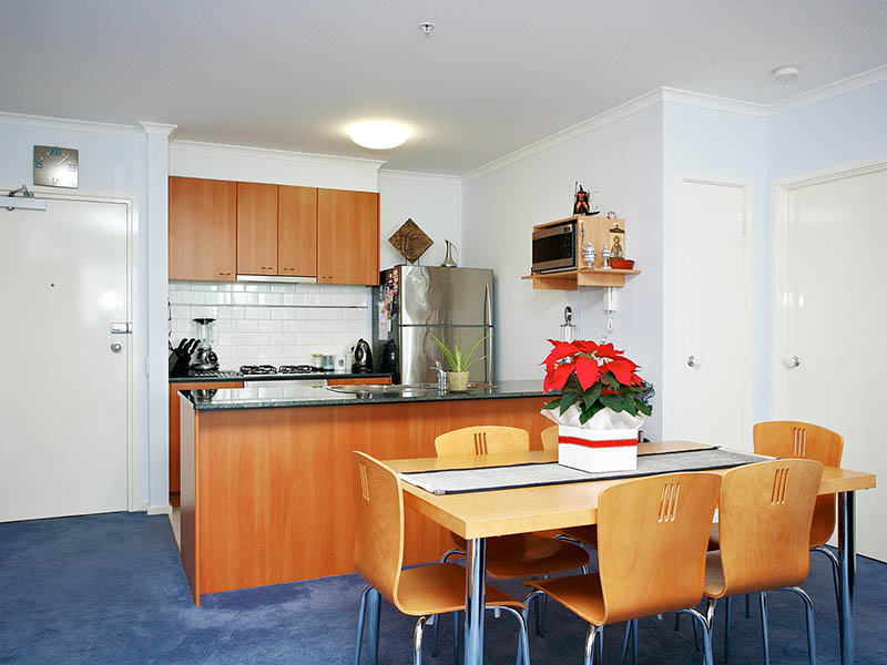 Sought after location and lifestyle Picture 3