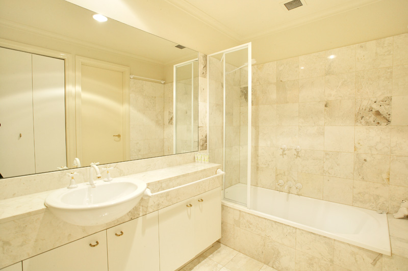 Move in and enjoy! Picture 3