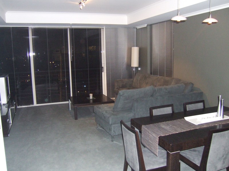 Boulevarde 9th floor FULLY FURNISHED, 632 St Kilda Rd: Convenient Location! Picture 2