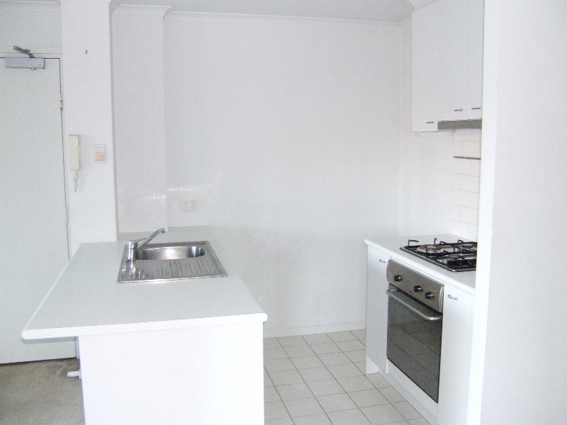 City Condos 4th floor, 416 St Kilda Rd: Stylish and Convenient! Picture 1