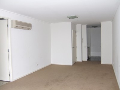 Melbourne Tower 19th floor, 173 City Rd: Walk To Work! Picture Melbourne Tower 19th floor, 173 City Rd: Walk To Work! Picture