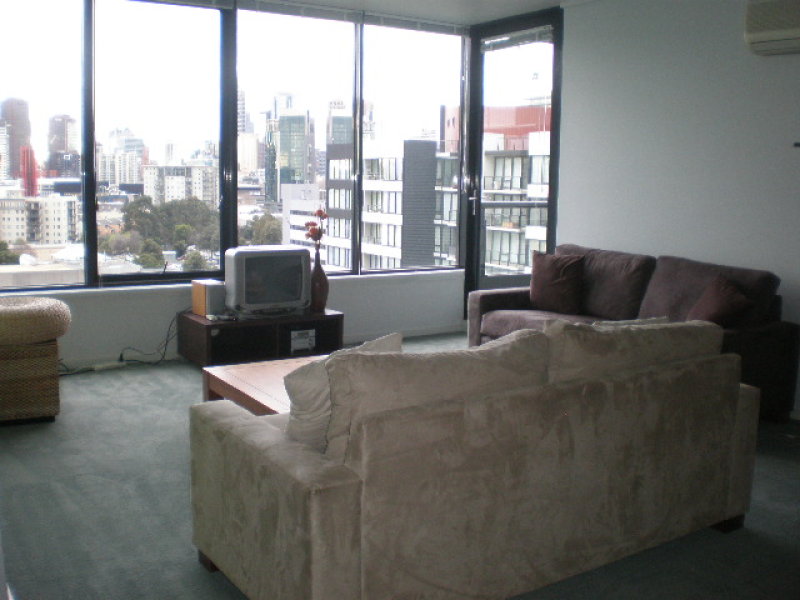 Parkside 11th floor FULLY FURNISHED, 28 Bank St: You'll Say Wow! Picture 1