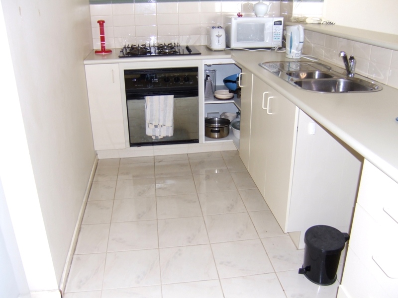 Royal Flagstaff 6th floor FURNISHED, 33 Jeffcott St: Trendy City Lifestyle! Picture 3