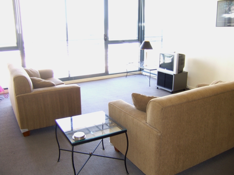 Royal Flagstaff 6th floor FURNISHED, 33 Jeffcott St: Trendy City Lifestyle! Picture 2