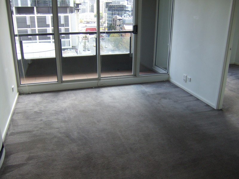 Southbank Condos 11th floor, 88 Southbank Blvd: You've Found It! L/B Picture 1