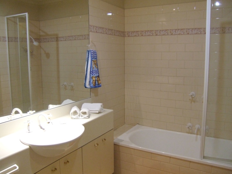 Sovereign FULLY FURNISHED, 8 Wells St: Your Search Ends Here! Picture 2