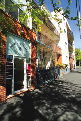 University Place, 20 Courtney St: Close To Everything You Need! Picture 3