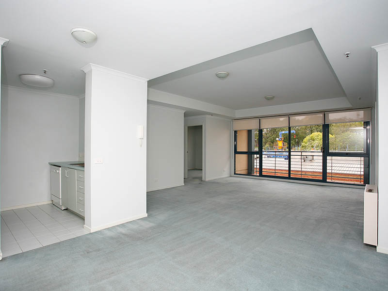 City fringe convenience Picture 1