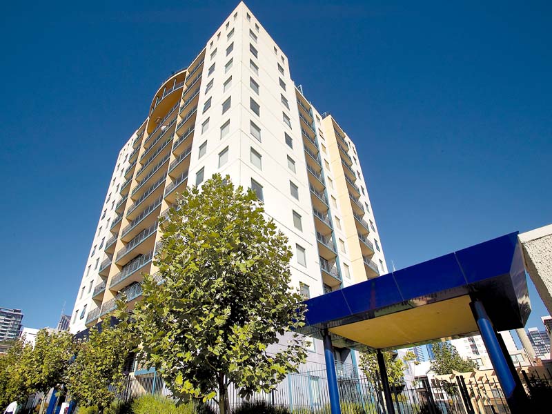 City fringe convenience Picture 2