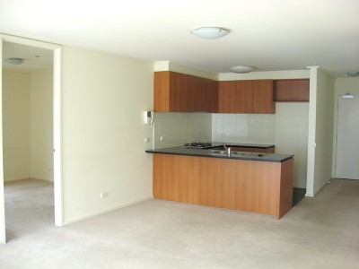 Summit 15th floor, 163 City Rd: Spacious Inner City Living! Picture