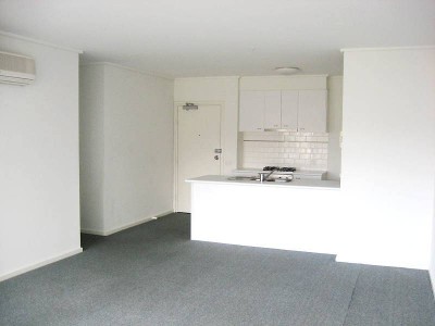 Parkside 7th floor, 28 Bank St: Your Spacious New Home! L/B Picture