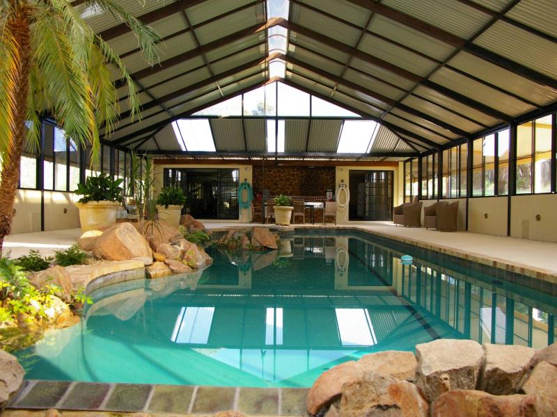 126 ACRES WITH MAGNIFICENT HOUSE & FACILITIES Picture 2