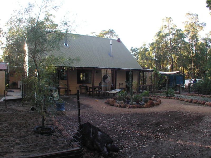 5 ACRE PROPERTY WITH UNIQUE HOME Picture 2