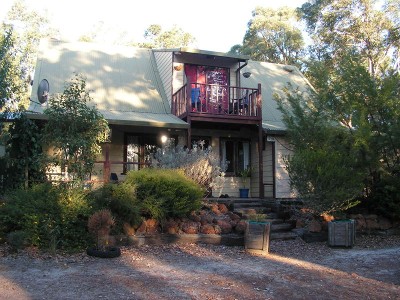 5 ACRE PROPERTY WITH UNIQUE HOME Picture