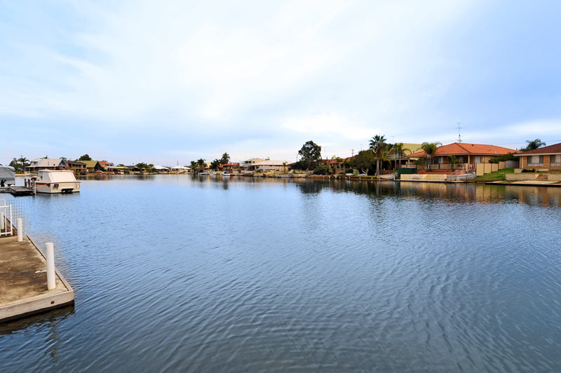 CHRISTMAS SPECIAL - REDUCED TO $590,000 Picture 2