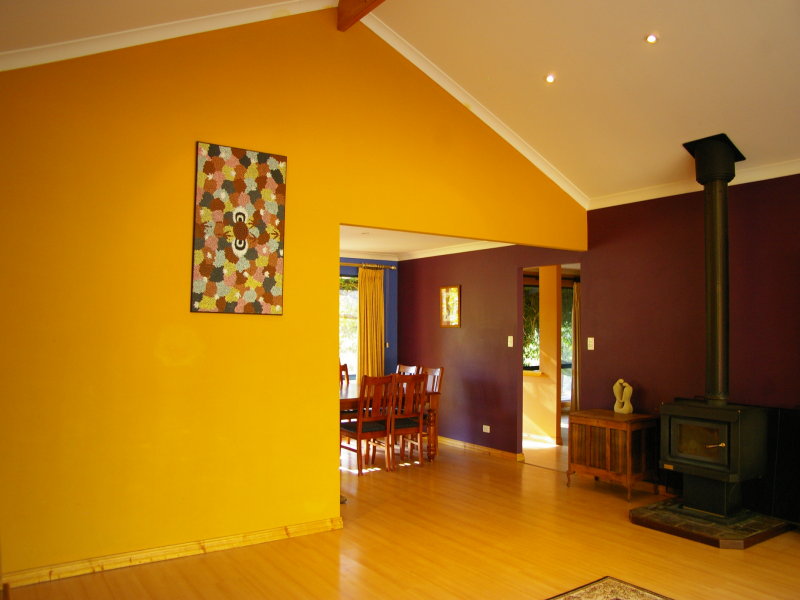 CASH OR FINANCE BUYERS FOR CHARACTER HOME NESTLED ON 1 ACRE PRIVATE BLOCK Picture 3