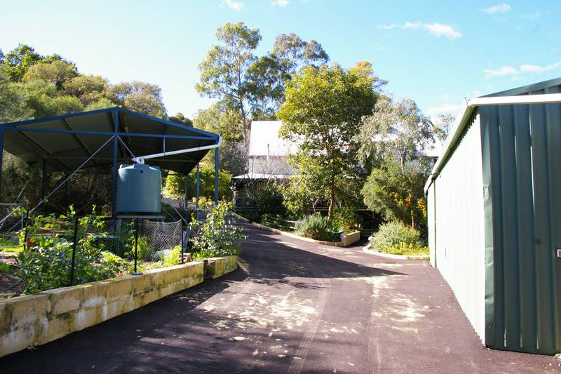 OVER 1 ACRE WITH CREEK Picture 3