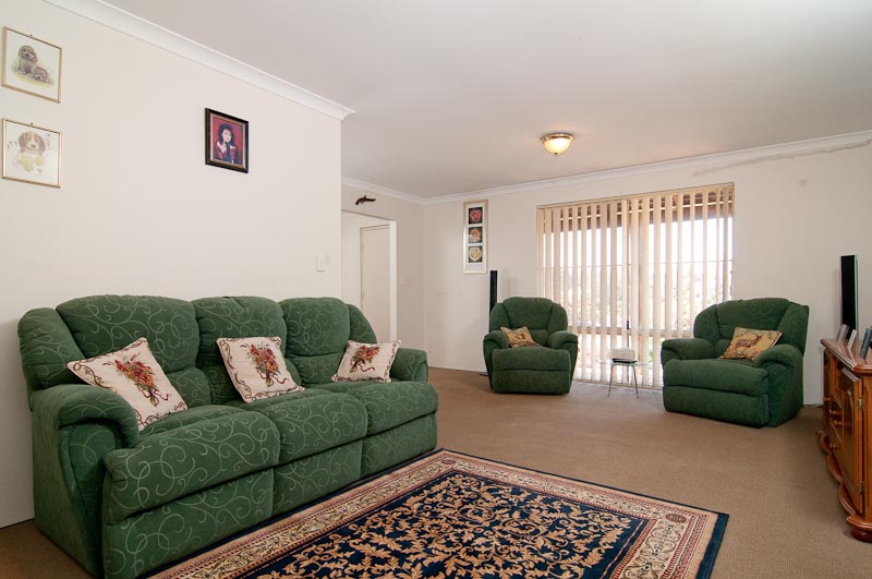 PEACEFUL VALLEY SETTING ON 2.75 ACRES Picture 2