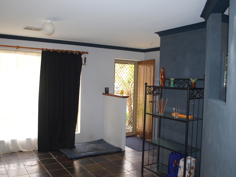 PERFECT FOR THE FIRST HOME OWNER OR INVESTOR! Picture 2