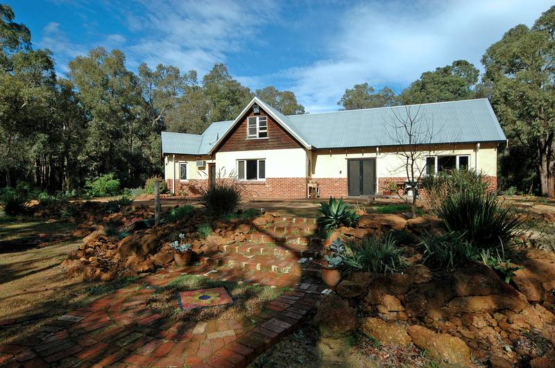 Rustic Hideaway Picture 2