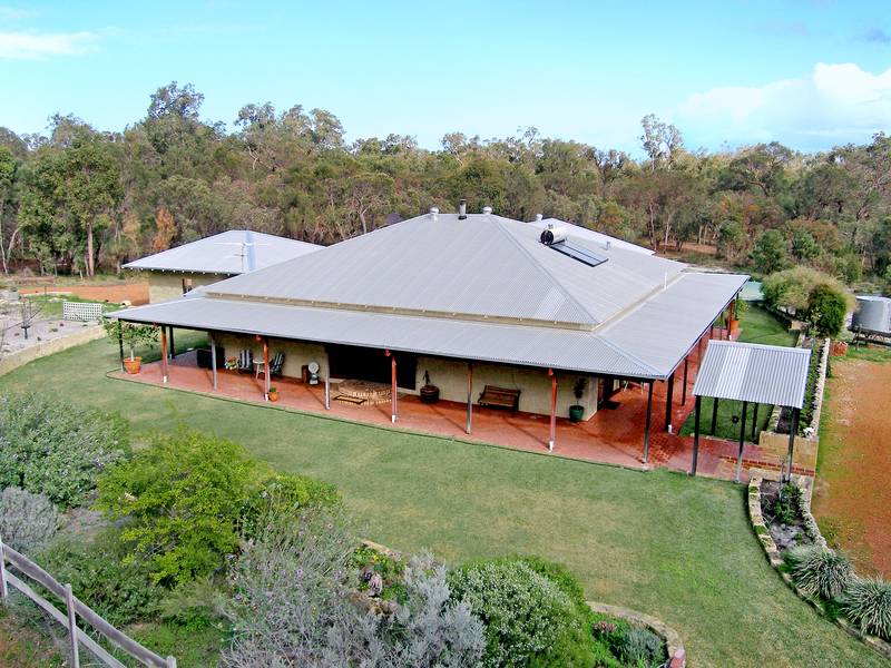 MUST BE SOLD Picture 2