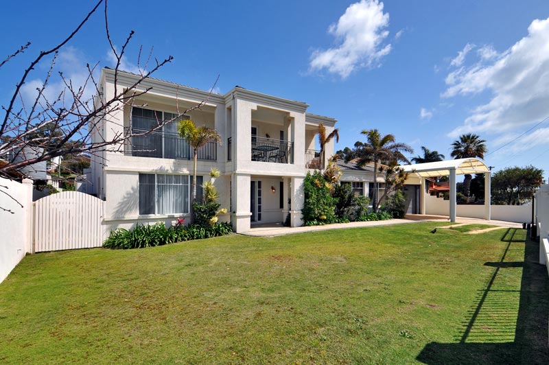 HALLS HEAD MANSION Picture 2