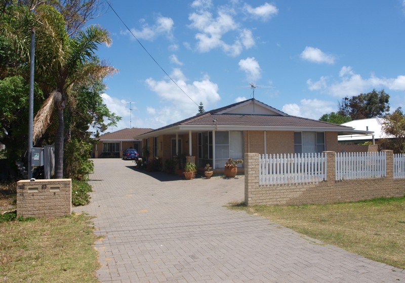 WALK TO BEACH! Picture 2