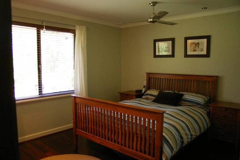 IMMACULATELY PRESENTED FULLY RENOVATED HOME Picture 3