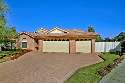 Triple garage and side access!! Picture Triple garage and side access!! Picture