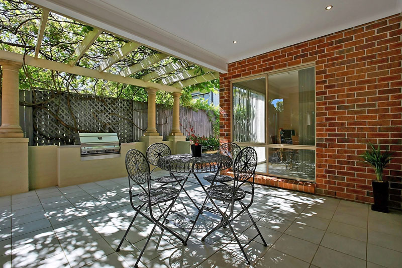 Sensational Eden Brae Single Level Picture 2