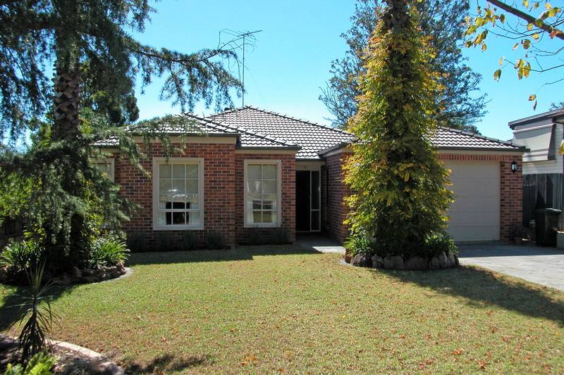 Sensational Eden Brae Single Level Picture 1