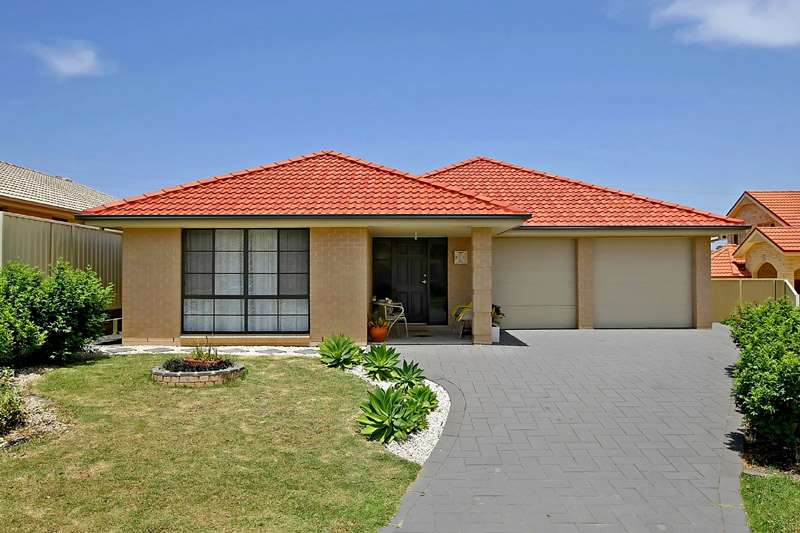 A hop skip and a jump to everything! Picture 1