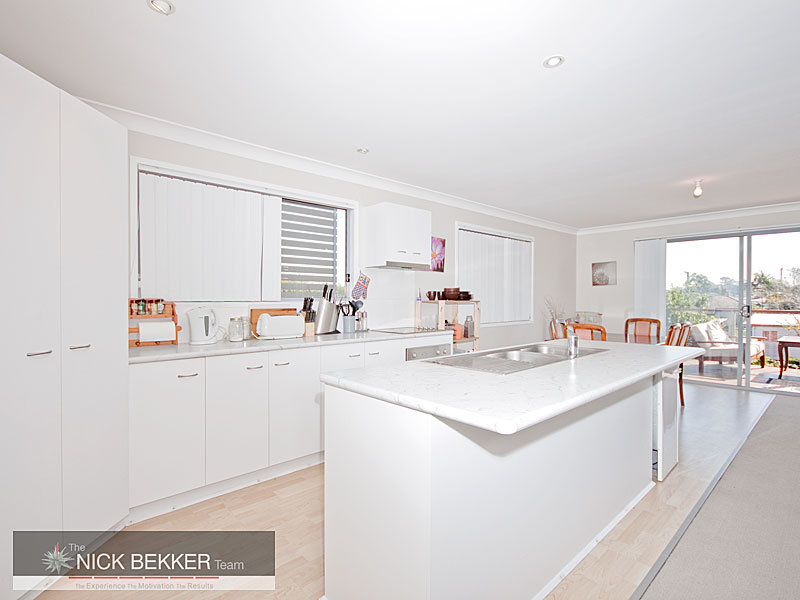 FANTASTIC INVESTMENT: NEAR NEW INNER-CITY HOME Picture 3