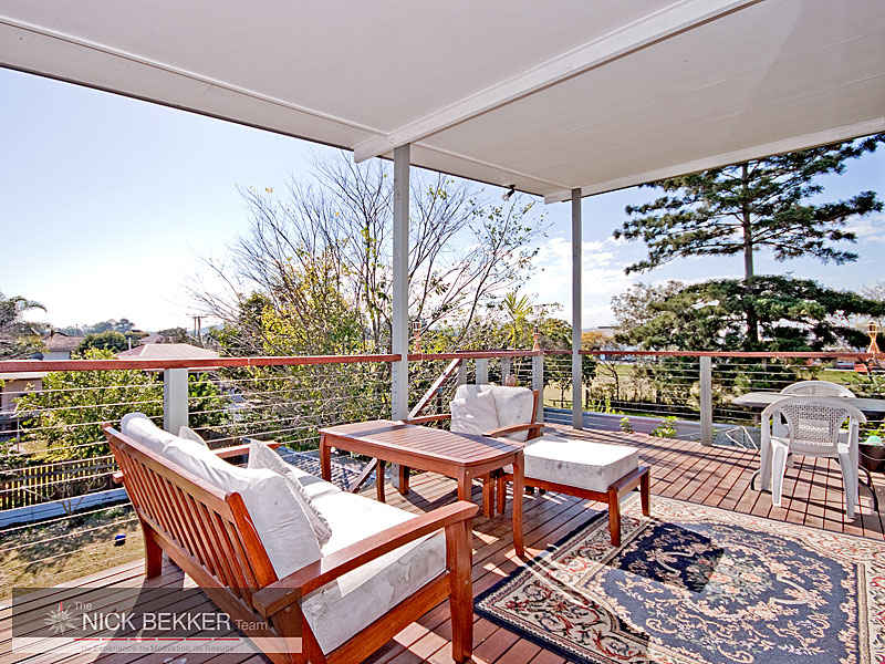 FANTASTIC INVESTMENT: NEAR NEW INNER-CITY HOME Picture 2