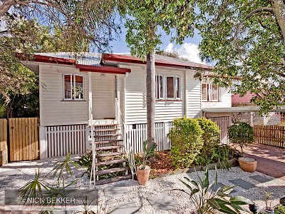 Great location - Delightful starter home Picture