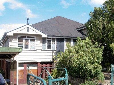 CONVERTED ANNERLEY HOME - 3 SEPARATE APARTMENTS Picture