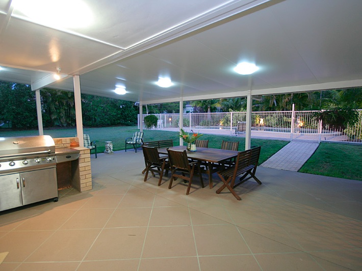 Gracious Home perfect for your Tree Change Lifestyle Picture 2