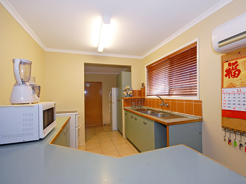 STARTING OUT? EXPANDING YOUR PORTFOLIO? DON'T MISS THIS VALUE BUY. Picture 2