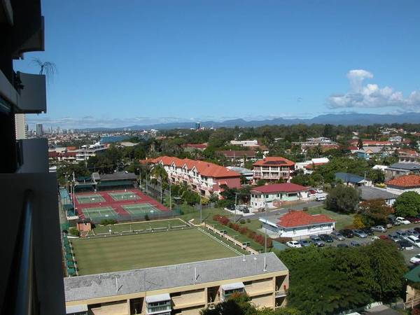 MAKE MONEY HERE! ONLY NEEDS THE DECORATOR'S TOUCH. Picture 3