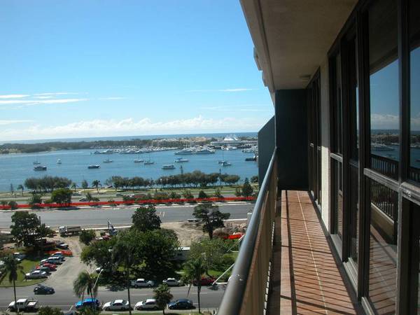 MAKE MONEY HERE! ONLY NEEDS THE DECORATOR'S TOUCH. Picture 2