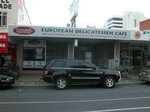 HIGH PROFILE - RARE PROMINENCE - BEST LOCATED RETAIL POSITION IN SOUTHPORT Picture 3