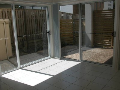 BRAND NEW LUXURY 3 BEDROOM TOWNHOUSE Picture BRAND NEW LUXURY 3 BEDROOM TOWNHOUSE Picture