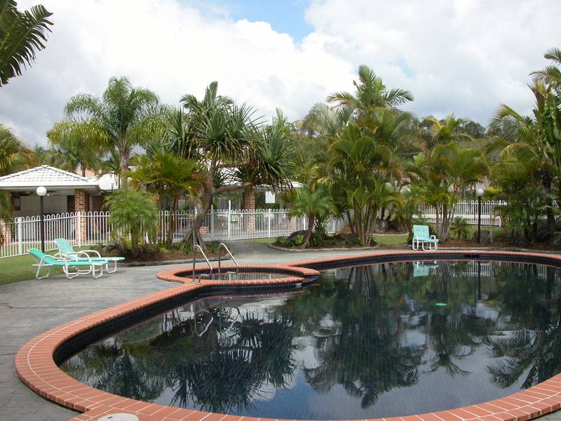 BEAUTIFULLY PRESENTED & PRICED TO SELL! Picture 1