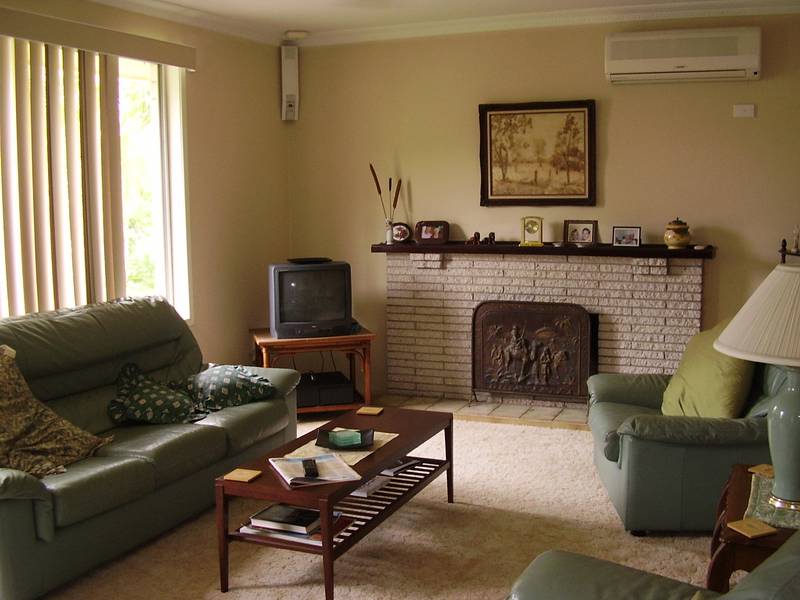 BEAUTIFUL HOUSE PLUS SELF-CONTAINED GRANNY FLAT... JUST BRILLIANT! Picture 2