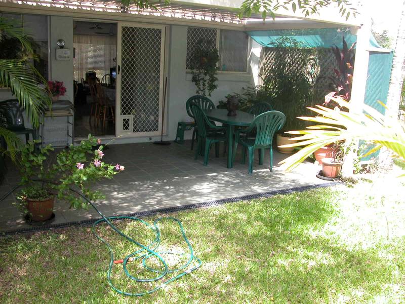 BARGAIN 2 BEDROOM DUPLEX - IDEAL FOR GARDEN LOVERS Picture 3