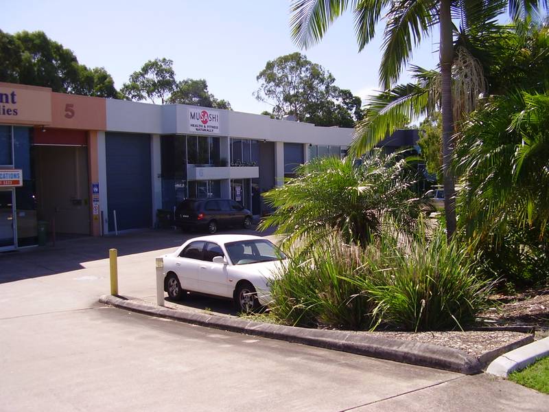 THE BEST VALUE SHOWROOM WAREHOUSE IN PRIME LOCATION OFF SOUTHPORT-NERANG ROAD Picture 1