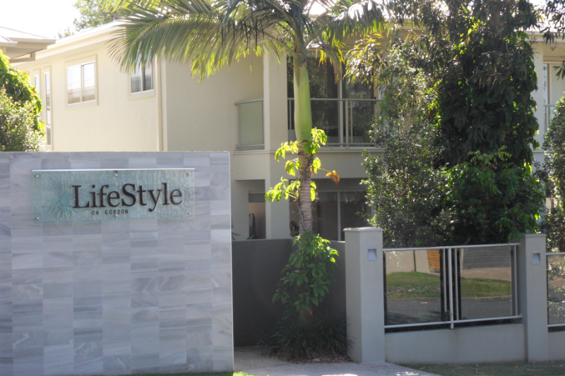 LIFESTYLE ON GORDON... IT'S FABULOUS! All Offers around the mid $500,000 range. Picture 1