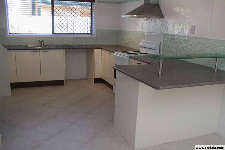 SPACIOUS 3 BEDROOM DUPLEX IN EXCLUSIVE TSS AREA - INSPECT SATURDAY 19TH SEPT 12.00 NOON TO12.30PM Picture 3