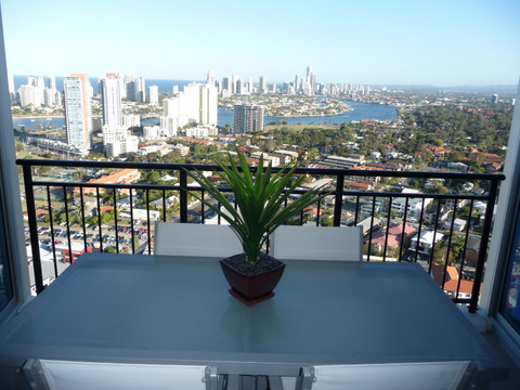 INCREDIBLE VALUE HERE - VERY HIGH FLOOR Picture 1