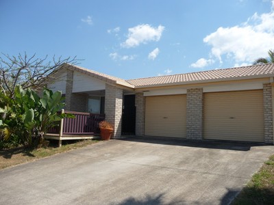 UNIQUE 2 BEDROOM + FAMILY ROOM DUPLEX. OPEN THIS WEEKEND. SEE TIMES BELOW Picture